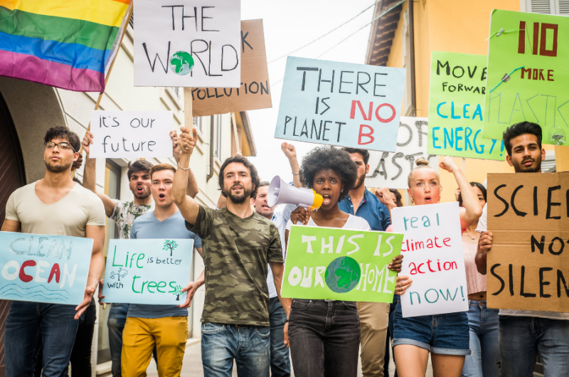 Protest zákazníků, kteří chtějí ekologii a etiku v podnikání